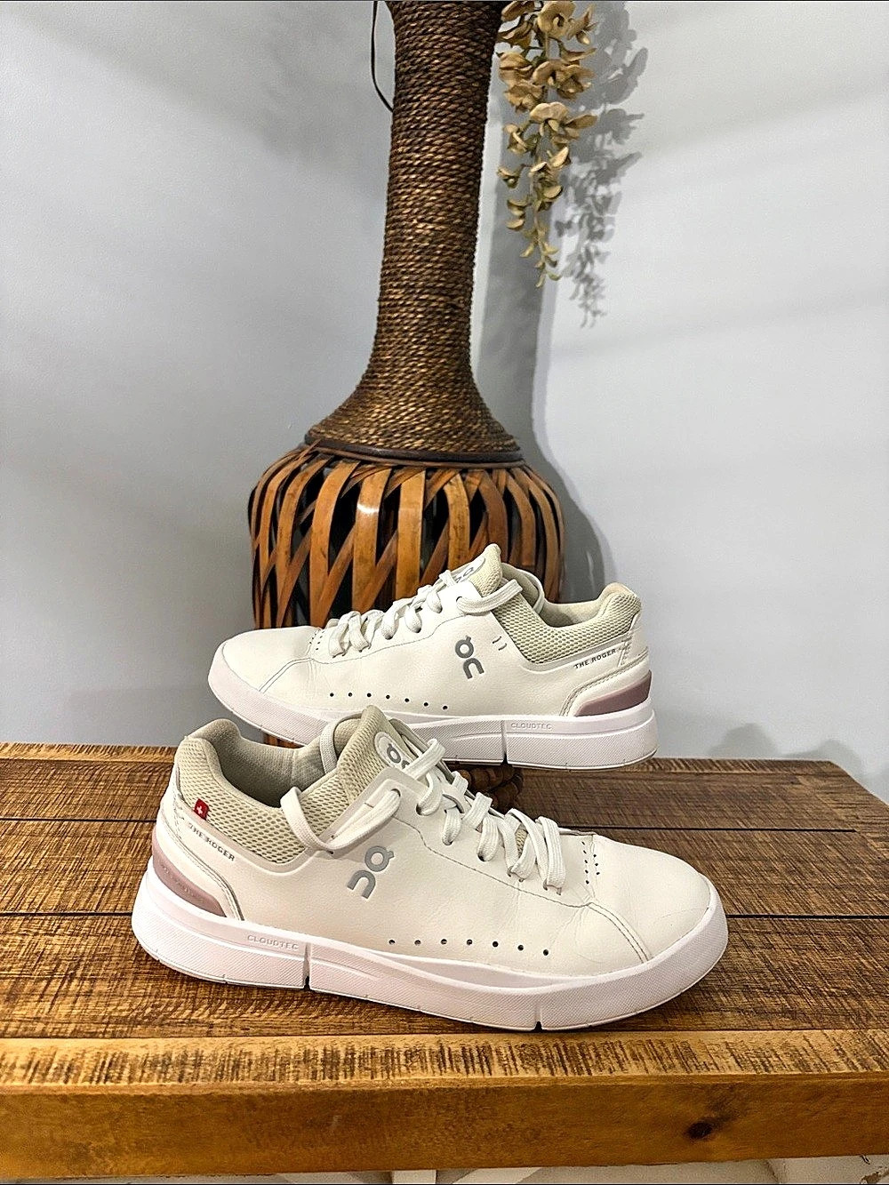On Cloud 5 Women's Sneakers US 6 Like New